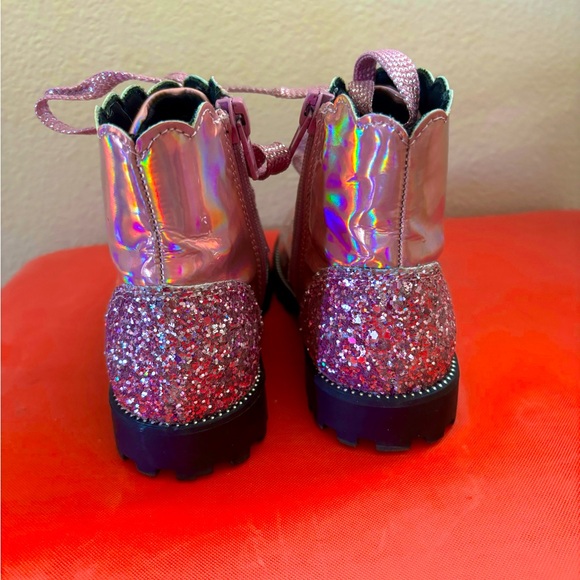 Children’s booties - Picture 3 of 3